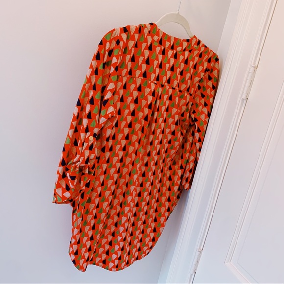 BNWOT❤️ZOUK:⭐️WOMEN’S FLOWY V CUT TRIBAL PRINT SHIRT💚 - Picture 2 of 10